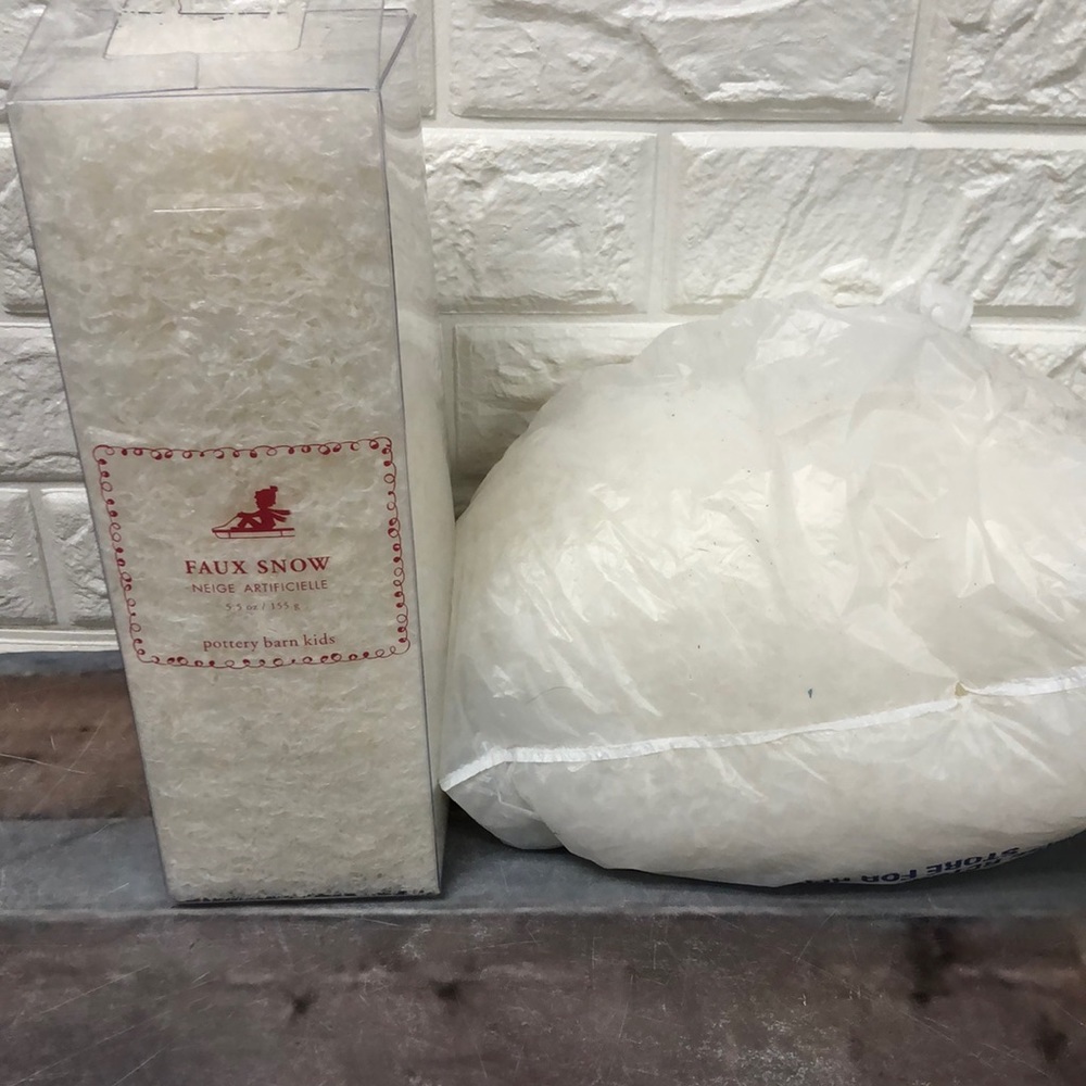 Pottery Barn Christmas Holiday Village Accessory Artificial‎ Faux Snow 10oz+